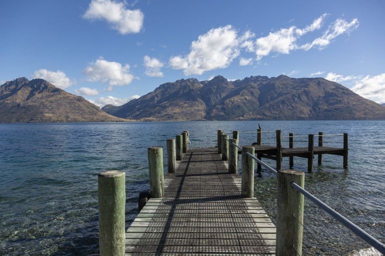 Photo of property in 5 Scenic Drive, Drift Bay, Queenstown, 9371