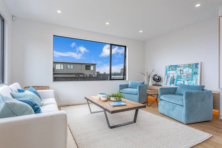 Photo of property in 5 Makumaku Place, Long Bay, Auckland, 0630