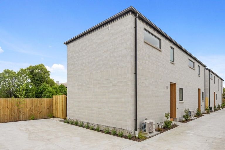 Photo of property in 4/19 Dilworth Street, Riccarton, Christchurch, 8011