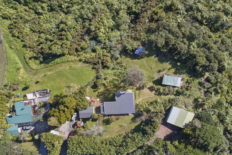 Photo of property in 305 Forest Hill Road, Waiatarua, Auckland, 0612