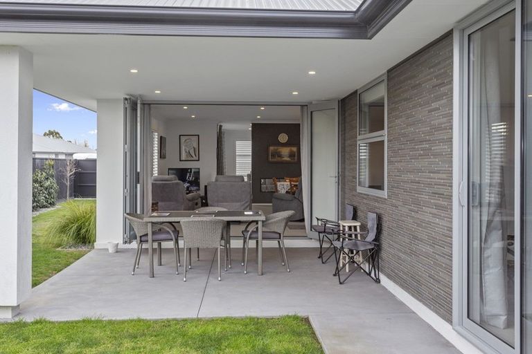 Photo of property in 15 Westpark Boulevard, Rangiora, 7400