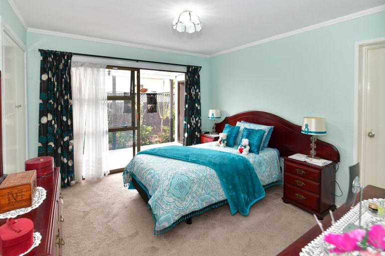 Photo of property in 34 Doment Crescent, Orewa, 0931