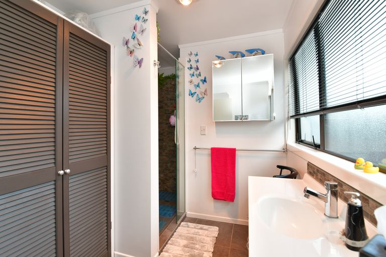 Photo of property in 34 Doment Crescent, Orewa, 0931