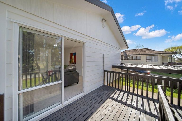 Photo of property in 3/10 Penion Drive, Flat Bush, Auckland, 2023