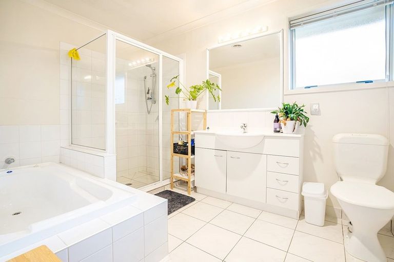 Photo of property in 16 Laguna Gardens, Shirley, Christchurch, 8052