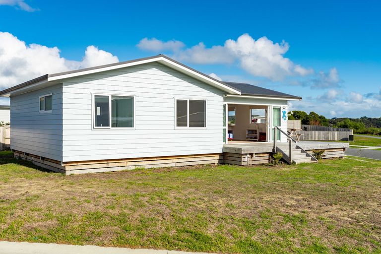 Photo of property in 25 Northcoast Place, Mangawhai Heads, Mangawhai, 0505