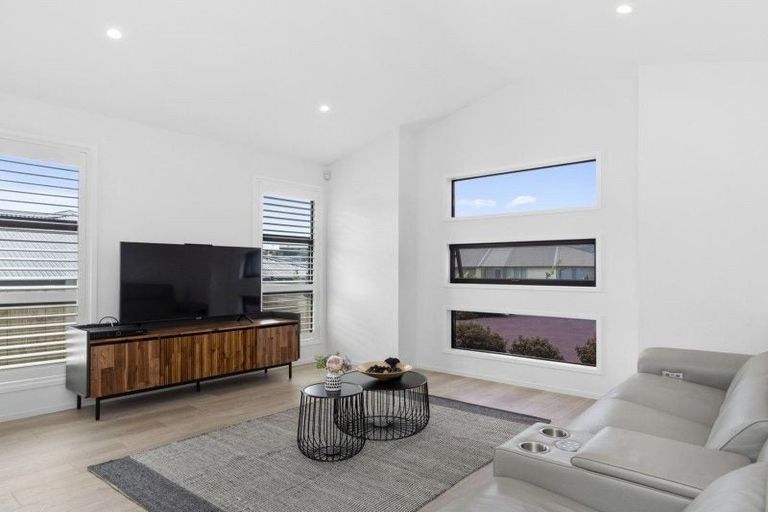 Photo of property in 38 Puhirake Crescent, Pyes Pa, Tauranga, 3112