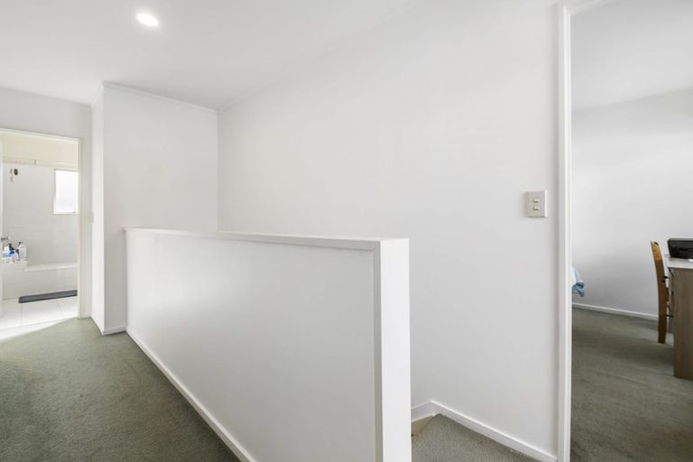 Photo of property in 1 Butia Avenue, Henderson, Auckland, 0612