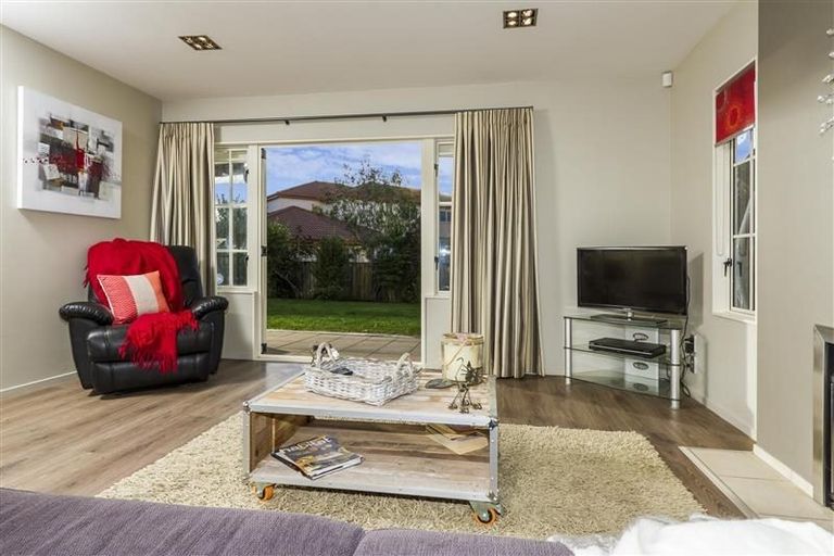 Photo of property in 7 Red Oak Place, Schnapper Rock, Auckland, 0632