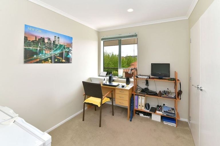 Photo of property in 11 Parkwood Crescent, Gulf Harbour, Whangaparaoa, 0930