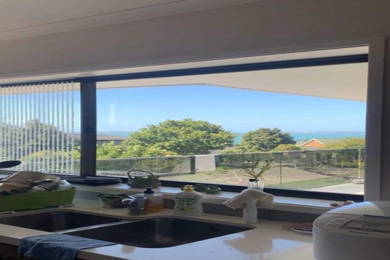 Photo of property in 2 Mellons Bay Road, Howick, Auckland, 2014