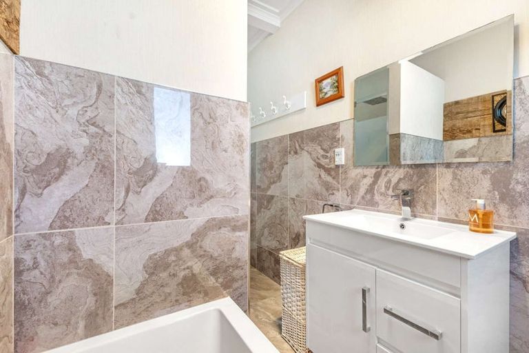 Photo of property in 56 Waihi Road, Hawera, 4610