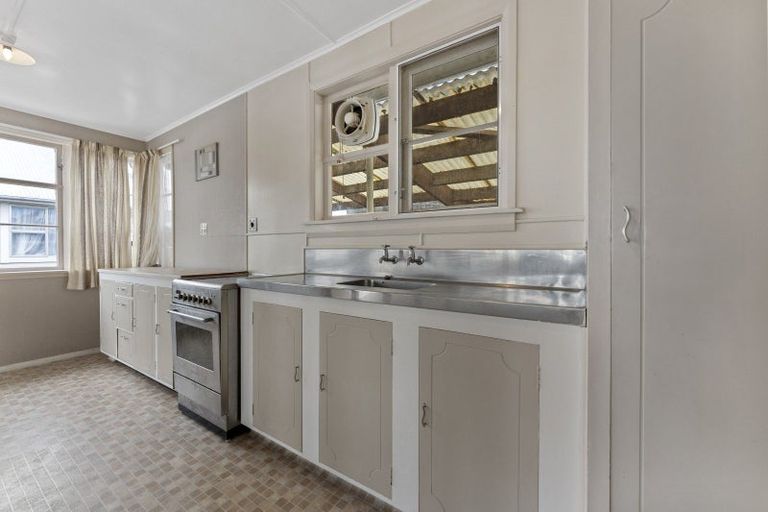 Photo of property in 14 Edward Street, Pahiatua, 4910