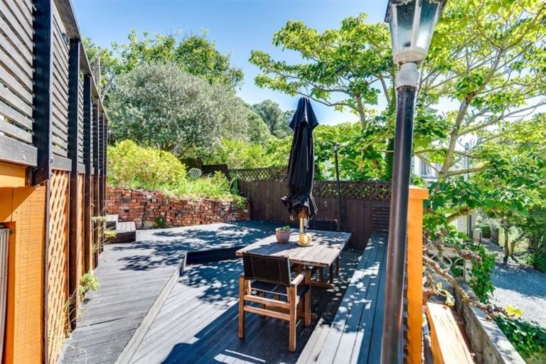 Photo of property in 16 Burns Road, Hospital Hill, Napier, 4110