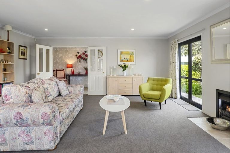 Photo of property in 9 Oakview Lane, Cashmere, Christchurch, 8022