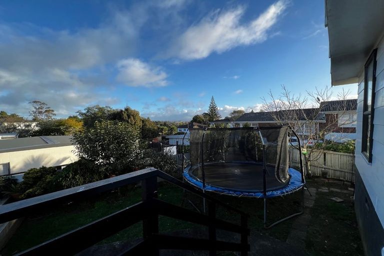 Photo of property in 1/6 Manuka Road, Glenfield, Auckland, 0629