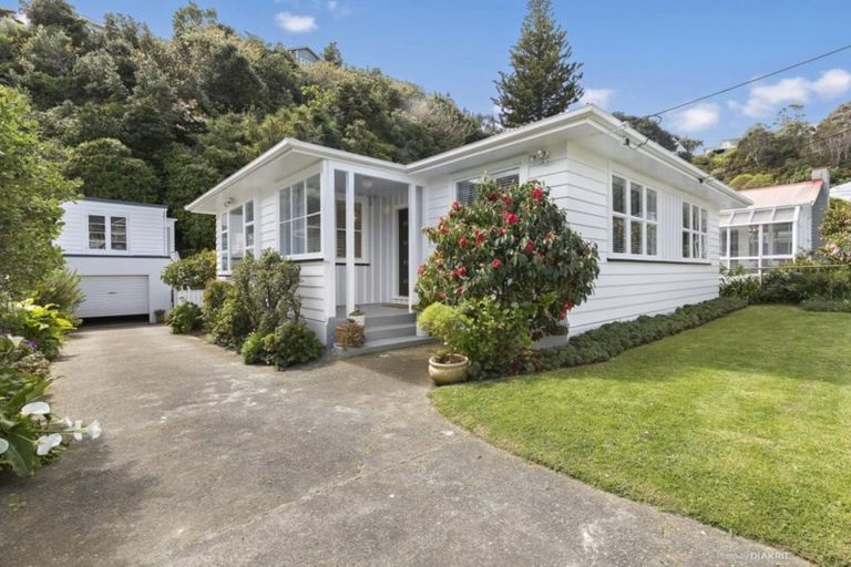 Photo of property in 5 Melrose Road, Island Bay, Wellington, 6023