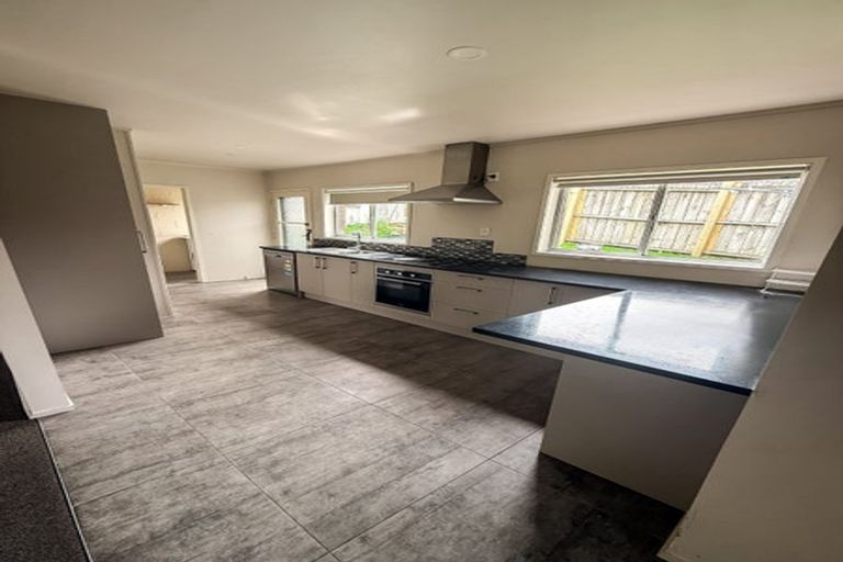 Photo of property in 1/57 Chartwell Avenue, Glenfield, Auckland, 0629