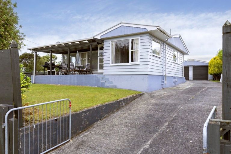 Photo of property in 2 Tamatea Road, Taupo, 3330