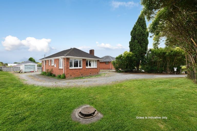 Photo of property in 142 Lincoln Road, Henderson, Auckland, 0610