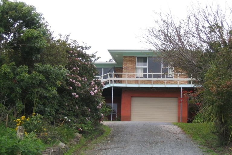 Photo of property in 16 Bay View Road, Cable Bay, 0420