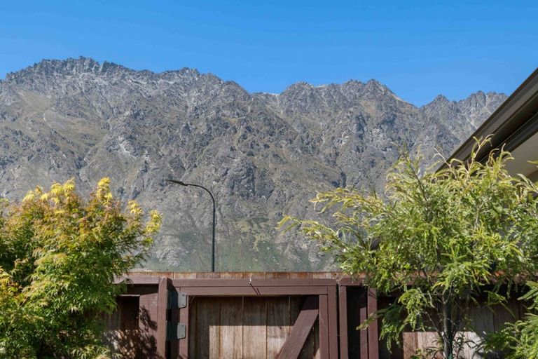 Photo of property in 2 Collie Road, Pukekohe, 2120