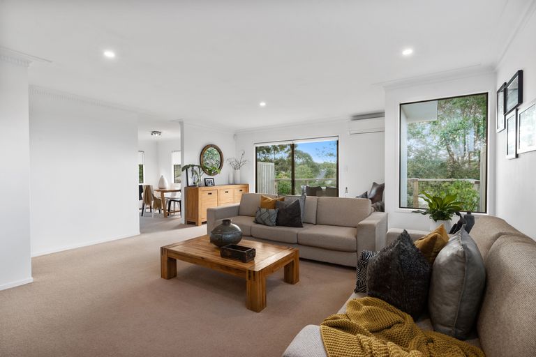 Photo of property in 54 The Avenue, Albany, Auckland, 0632