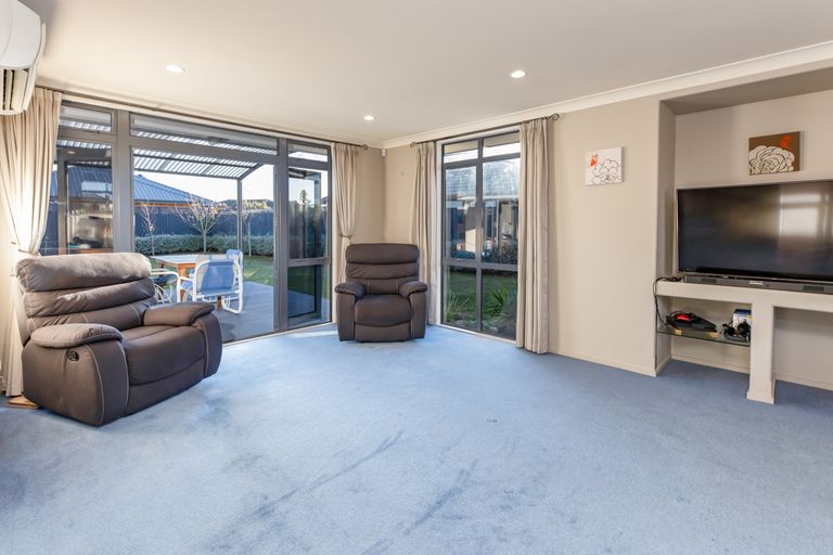 Photo of property in 16 Rembrandt Drive, Rolleston, 7614