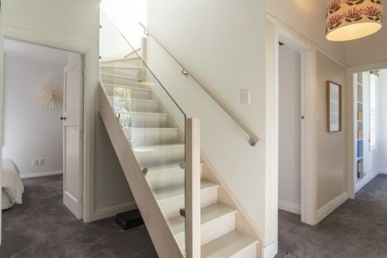 Photo of property in 25 Burnell Avenue, Thorndon, Wellington, 6011