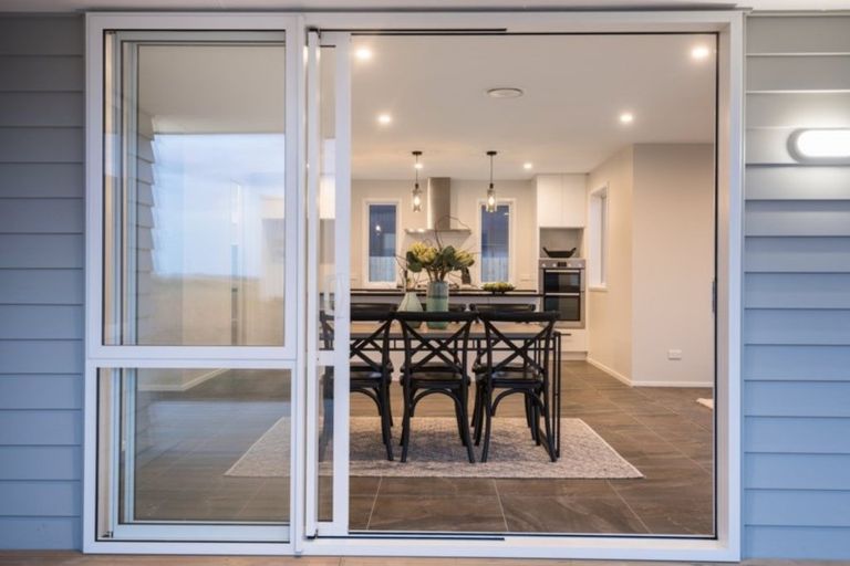 Photo of property in 30 Ridge Drive, Omokoroa, 3114