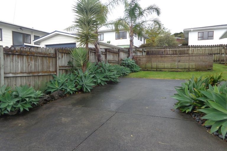 Photo of property in 1/11 Mona Vale, West Harbour, Auckland, 0618
