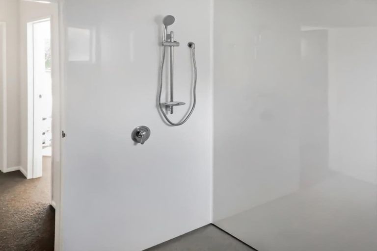 Photo of property in 42 Wynyard Crescent, Tamatea, Napier, 4112