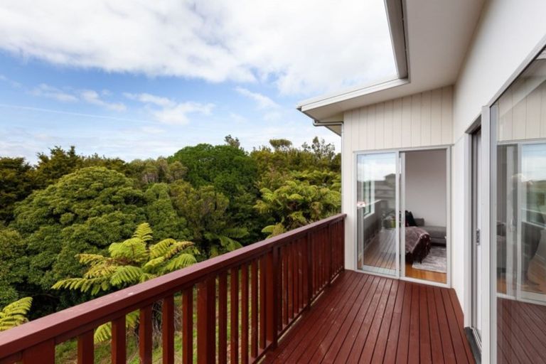 Photo of property in 2 Fern Lane, Whalers Gate, New Plymouth, 4310