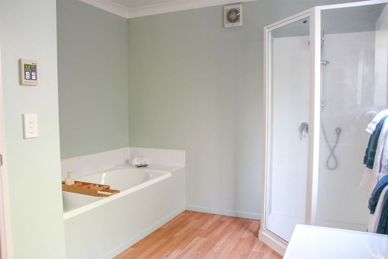 Photo of property in 24 Erlestoke Crescent, Churton Park, Wellington, 6037