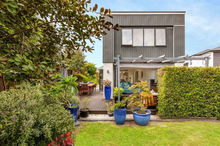 Photo of property in 16a Wharf Road, Te Atatu Peninsula, Auckland, 0610