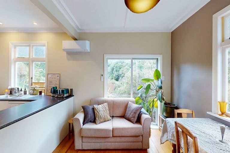 Photo of property in 9 Khandallah Road, Ngaio, Wellington, 6035