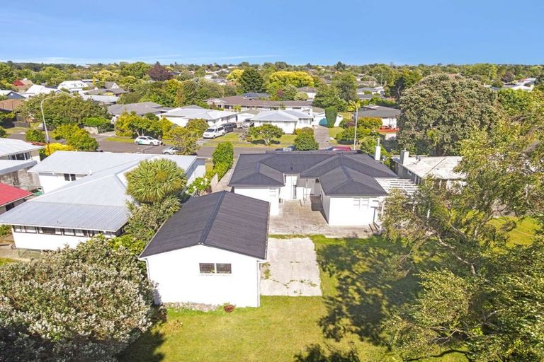 Photo of property in 37 Waterloo Crescent, Hokowhitu, Palmerston North, 4410