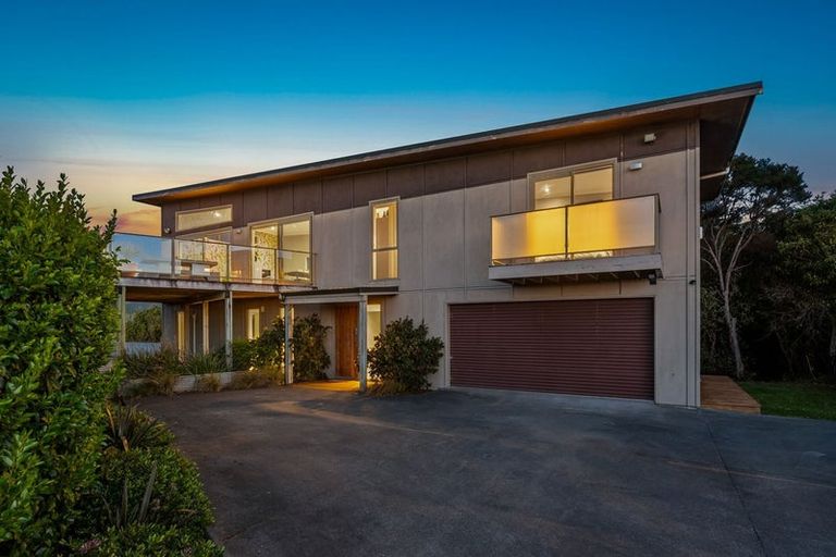 Photo of property in 6 Ocean Vista Lane, Paraparaumu, 5032