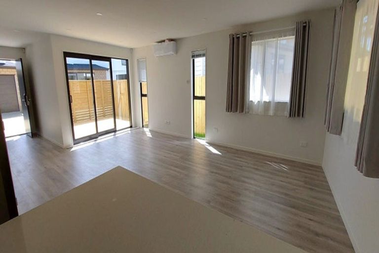 Photo of property in 20b Mackenzie Street, Te Atatu South, Auckland, 0610