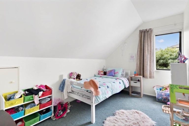 Photo of property in 4/37 Fields Parade, Oteha, Auckland, 0632