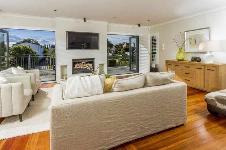 Photo of property in 2 Cecil Road, Wadestown, Wellington, 6012