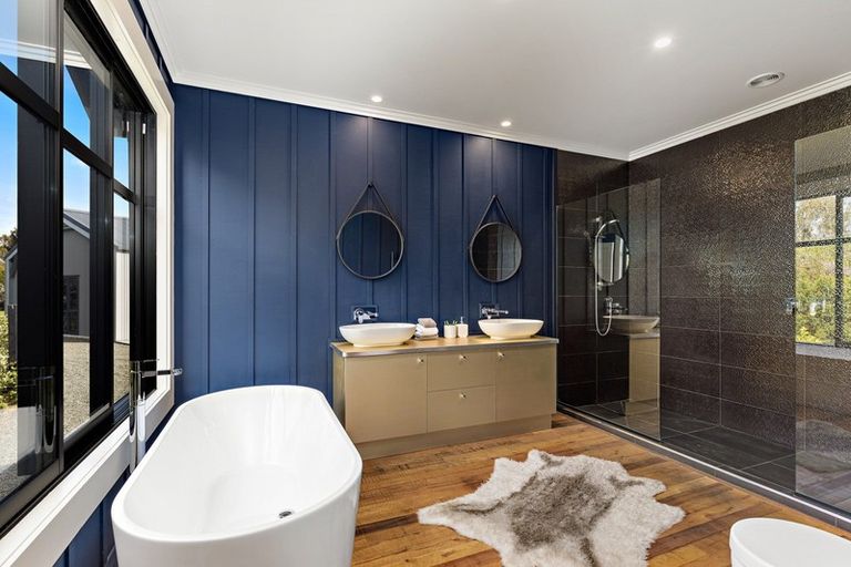 Photo of property in 2 Tamahunga Drive, Matakana, Warkworth, 0985