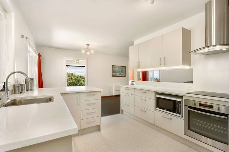 Photo of property in 212 Mount Pleasant Road, Mount Pleasant, Christchurch, 8081