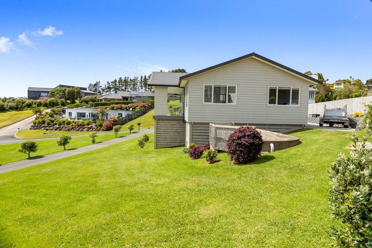 Photo of property in 16 Midgard Road, Coopers Beach, 0420