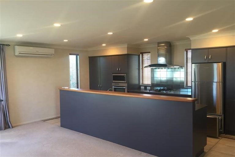 Photo of property in 28 Parade Street, Hospital Hill, Napier, 4110