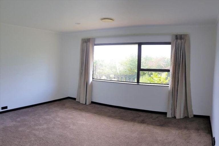 Photo of property in 870a Beach Road, Waiake, Auckland, 0630