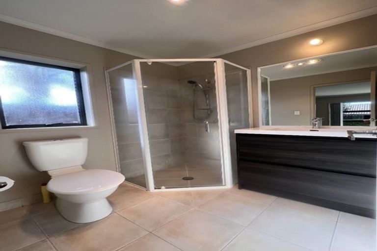 Photo of property in 38 Ranchod Terrace, Pukekohe, 2120