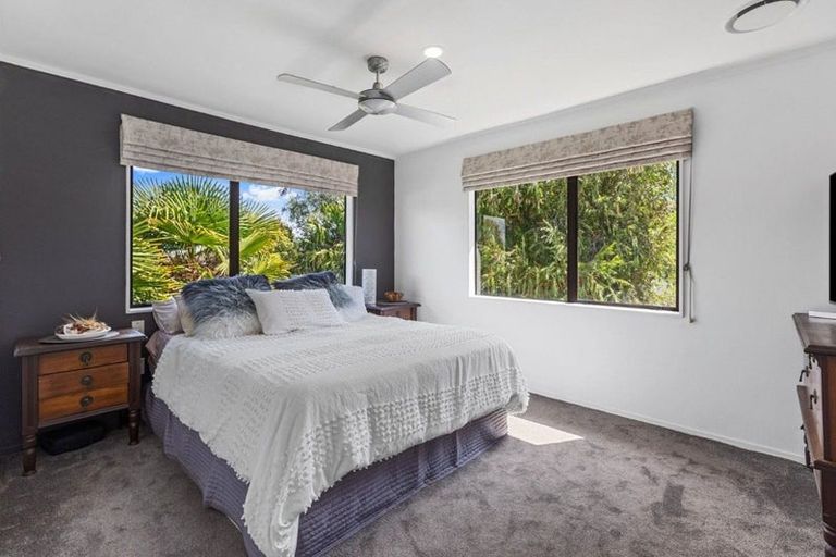 Photo of property in 10a Hayley Grove, Papamoa Beach, Papamoa, 3118