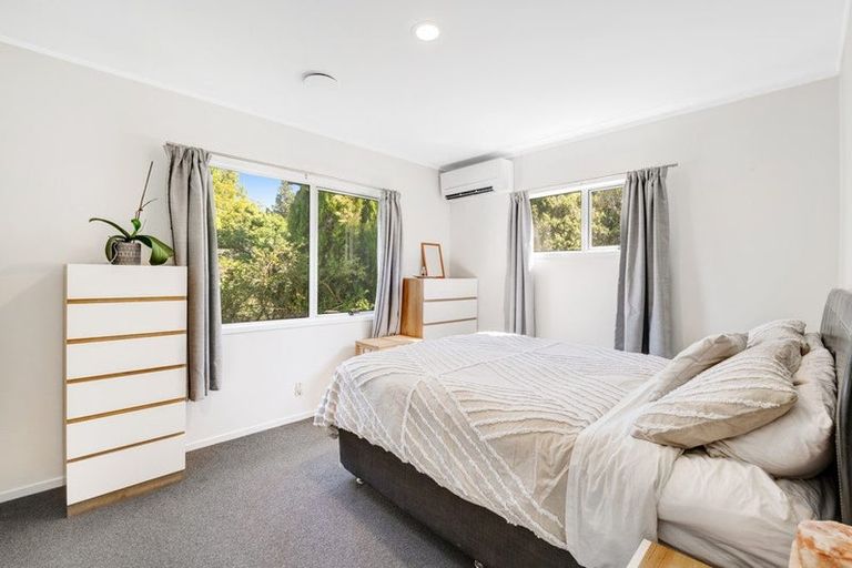 Photo of property in 8 Teviot Place, Totara Vale, Auckland, 0629