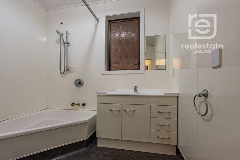 Photo of property in 62 Hinemoa Street, Paraparaumu, 5032